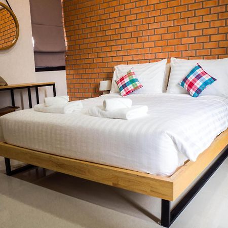 Luck Esan Loft Hotel Ubon Ratchathani Exterior foto