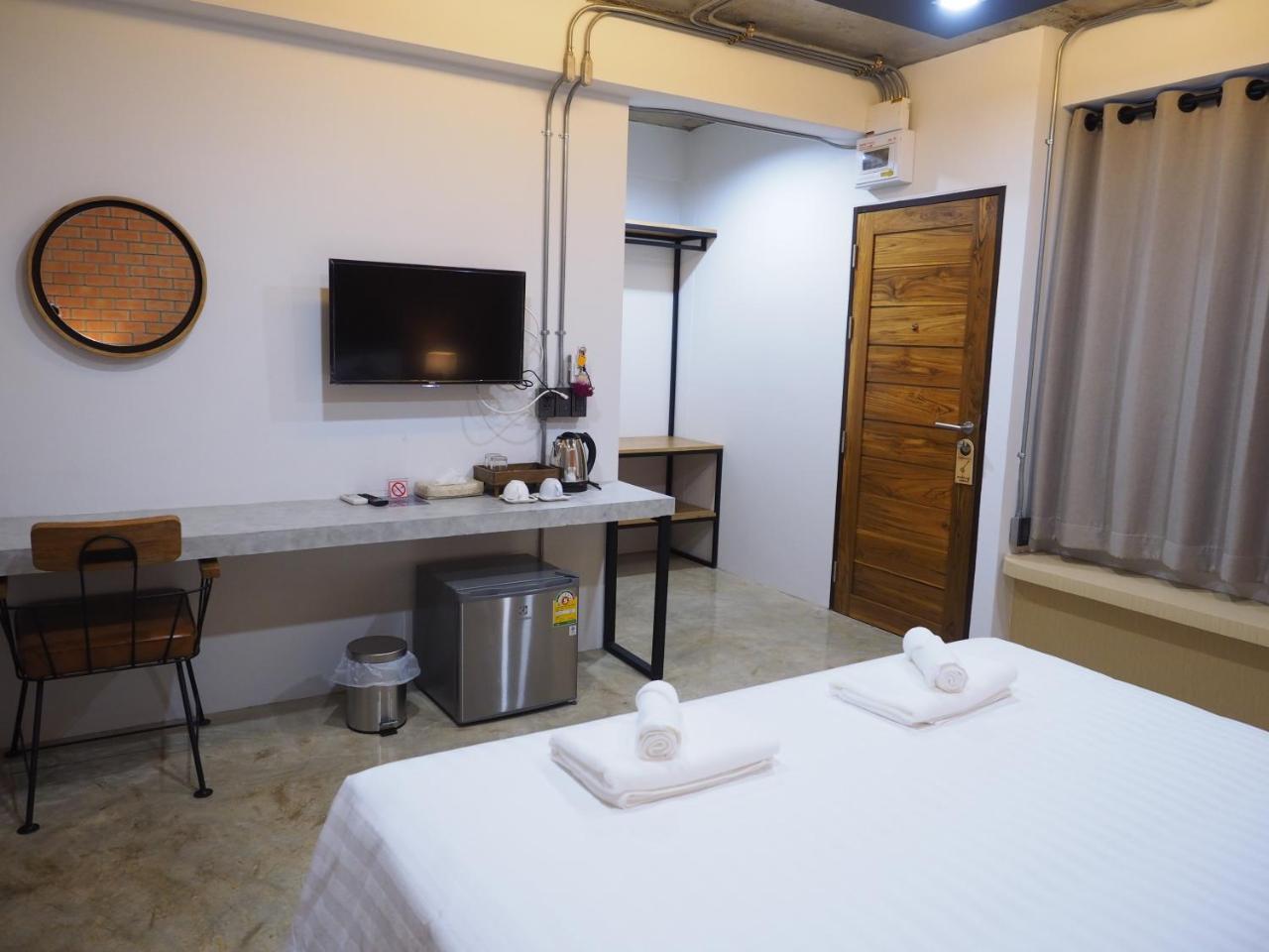 Luck Esan Loft Hotel Ubon Ratchathani Exterior foto